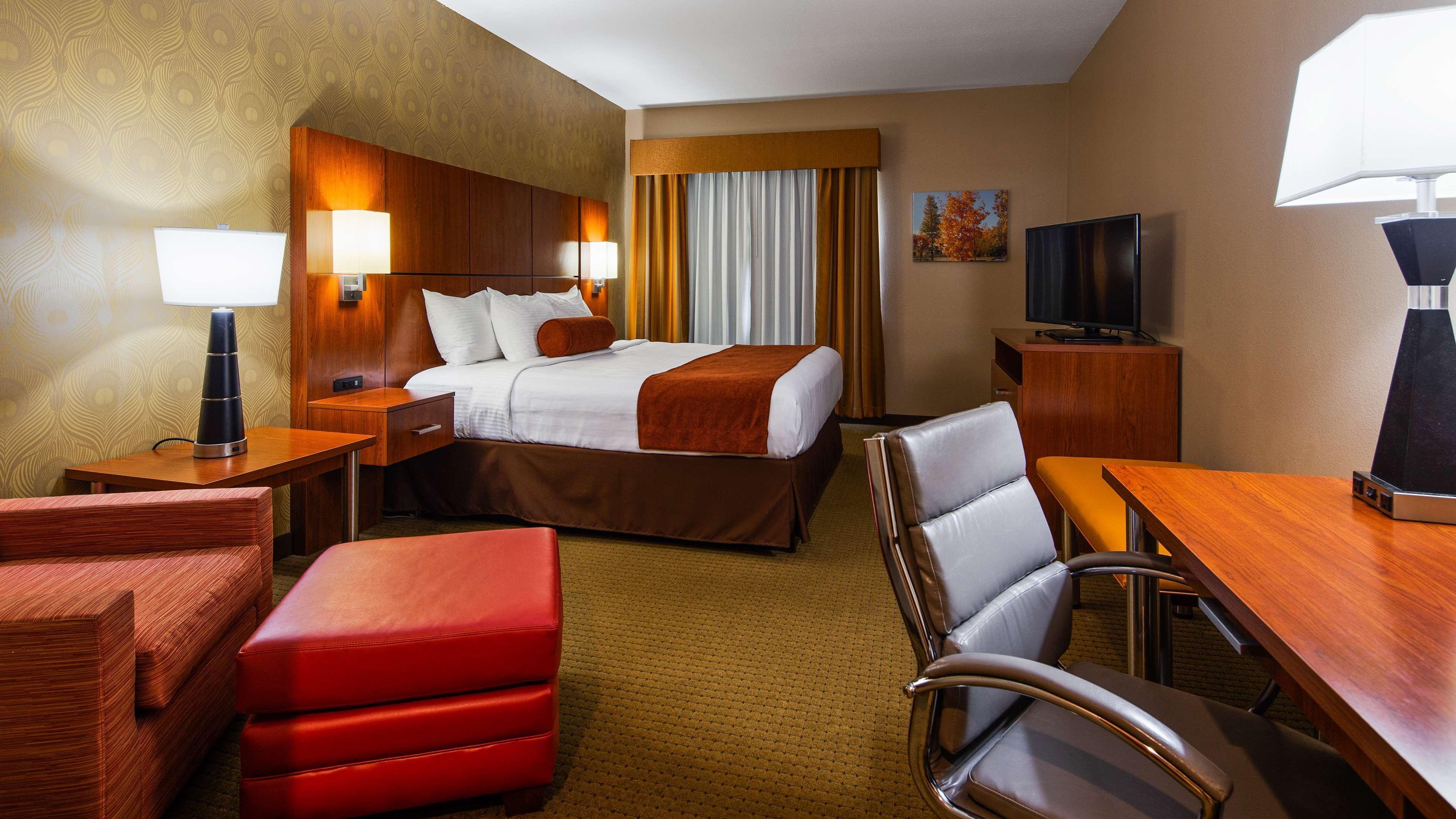 Best Western Plus Finger Lakes Inn & Suites Cortland Exterior foto
