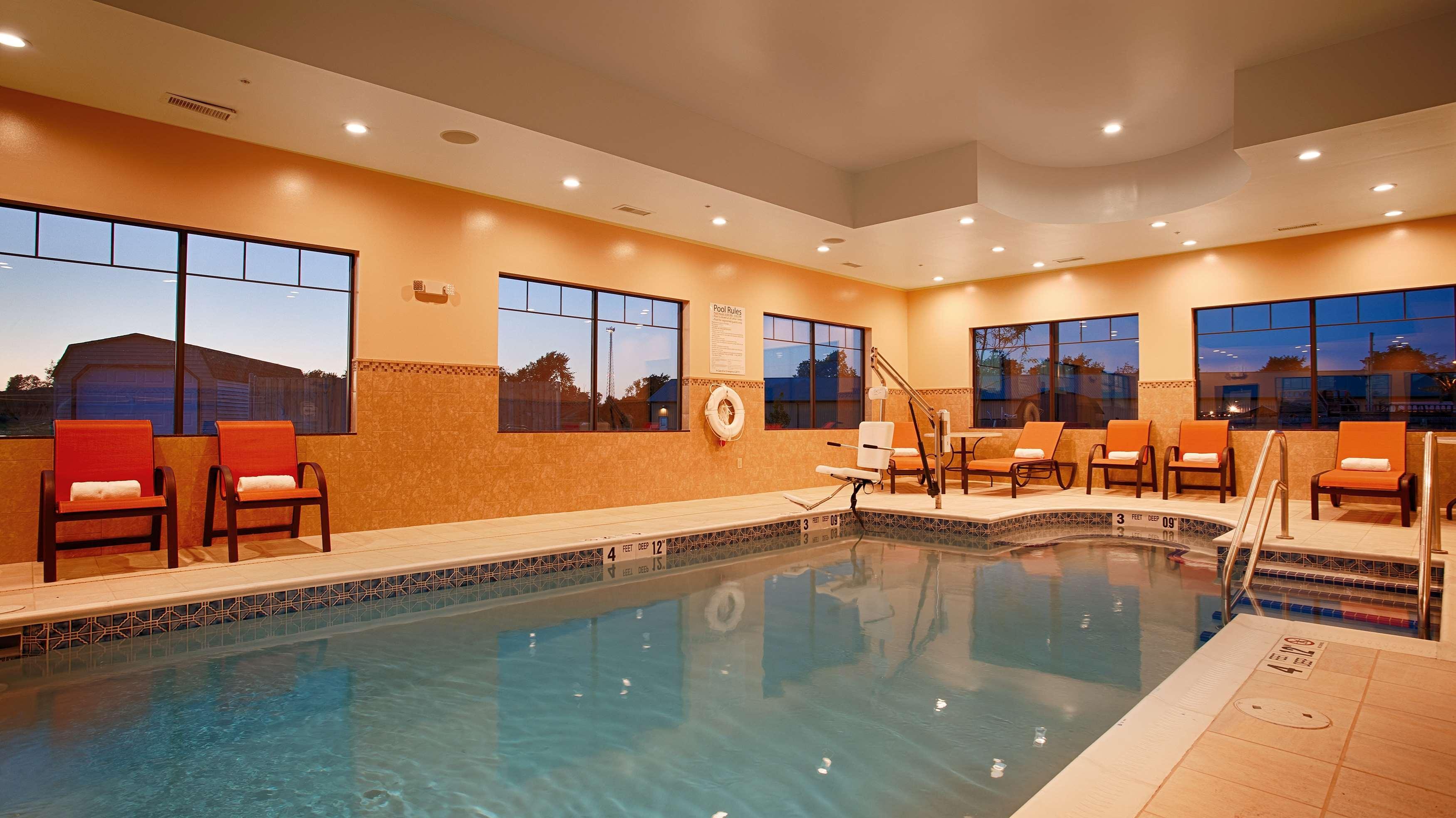 Best Western Plus Finger Lakes Inn & Suites Cortland Exterior foto