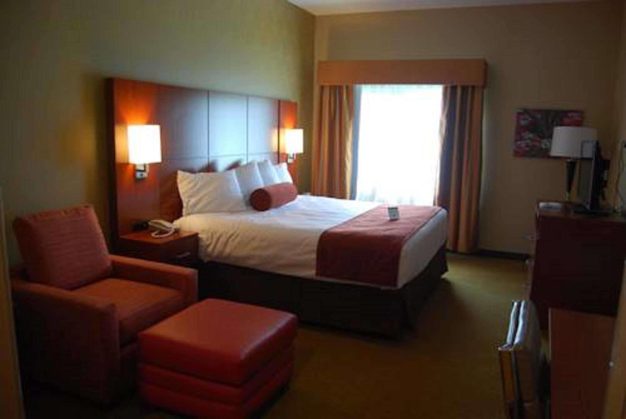 Best Western Plus Finger Lakes Inn & Suites Cortland Exterior foto